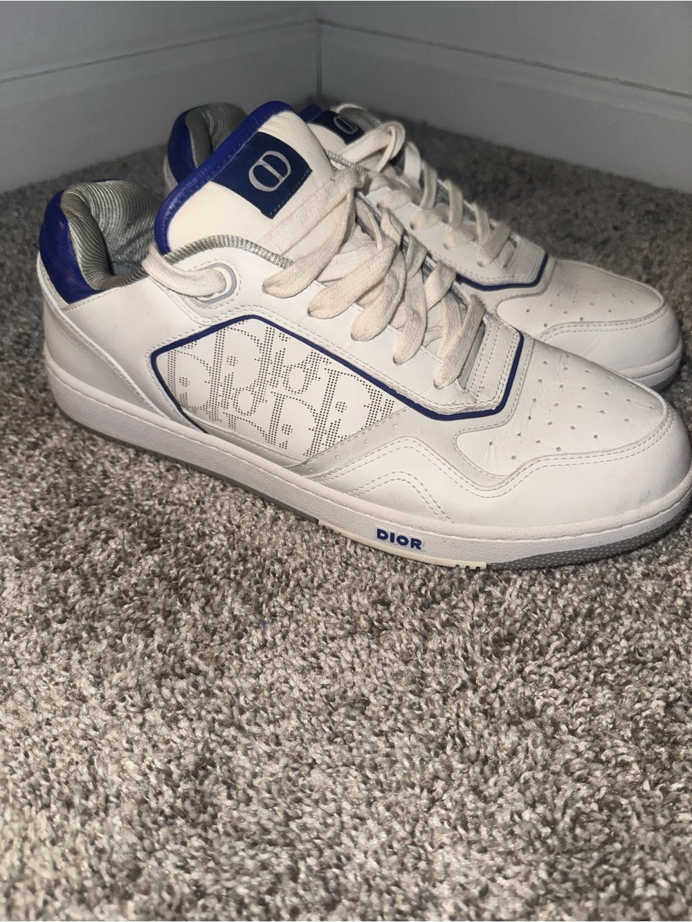 Dior Men’s White and Blue Low-Top Sneaker